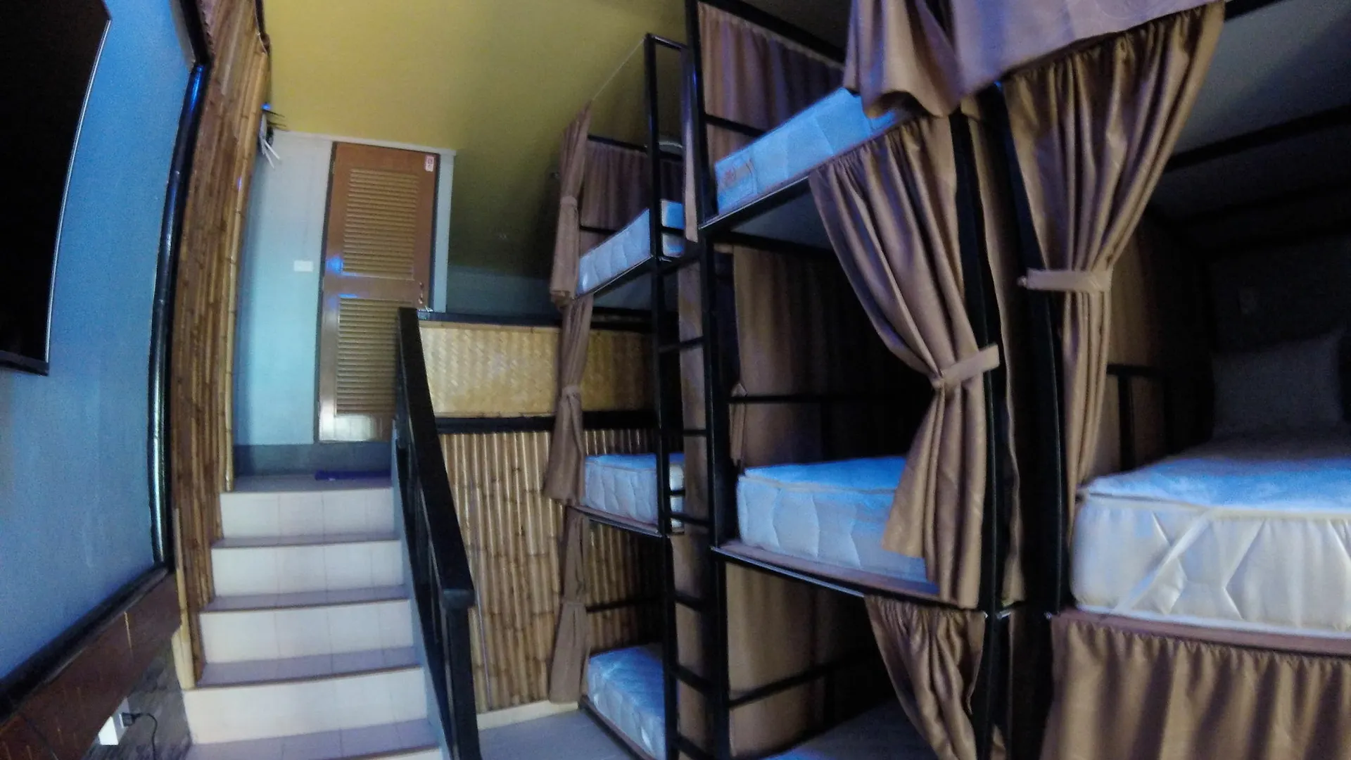 ** Hotel Coma Lounge & Hostel Phi Phi Don Thailand